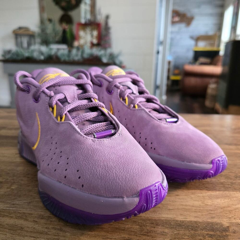 Nike LeBron 21 “Purple Rain” GS Youth Basketball Shoes Size 4.5Y – NEW WOB
